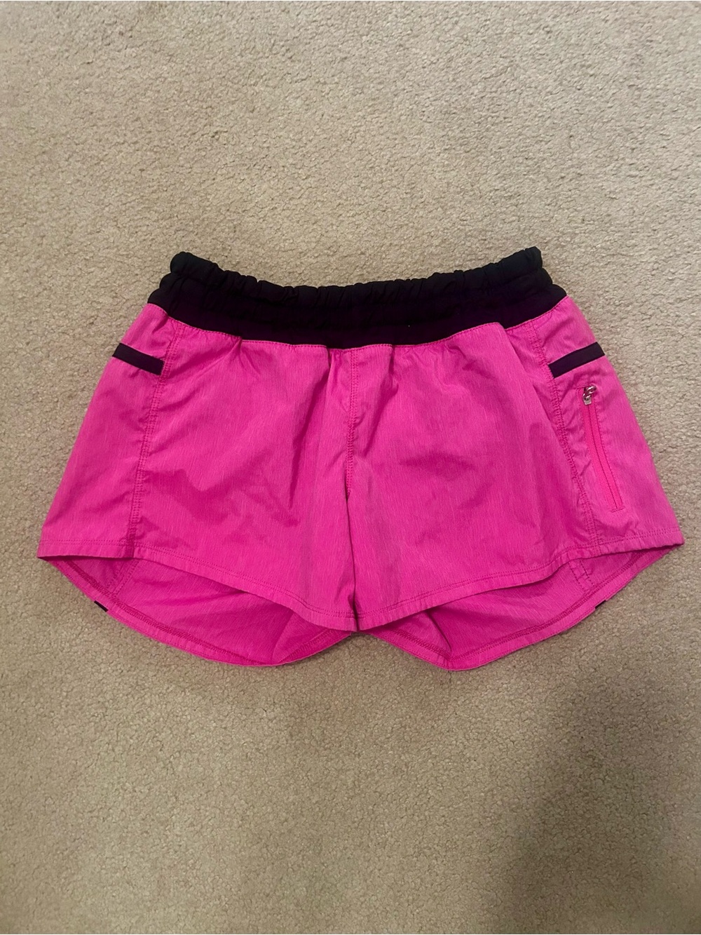 Lululemon Run: Tracker Short II *Paris Pink/Black*